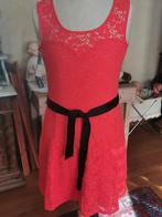 Heel mooi coral rood kanten jurkje, Ophalen of Verzenden, Zo goed als nieuw, Maat 38/40 (M), Rood