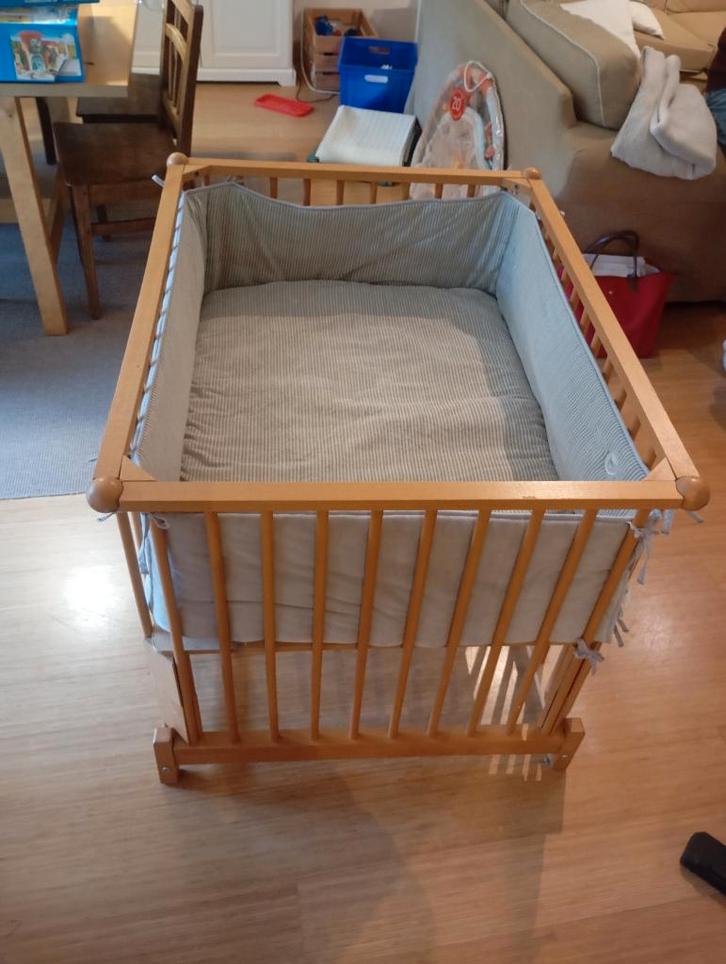 Houten babybox 80x100, Kinderen en Baby's, Babyparken, Gebruikt, Rechthoekig, In hoogte verstelbaar, Boxkleed, Ophalen