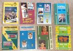 8 sportboekjes voetbaljaarboekjes jaren '80-90, Livres, Livres de sport, Comme neuf, Enlèvement ou Envoi, Sport de ballon