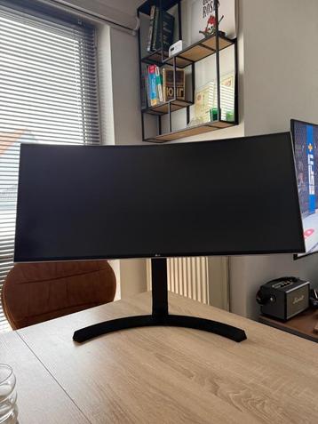 LG 34UC88-B - 34 inch curved ultrawide beschikbaar voor biedingen