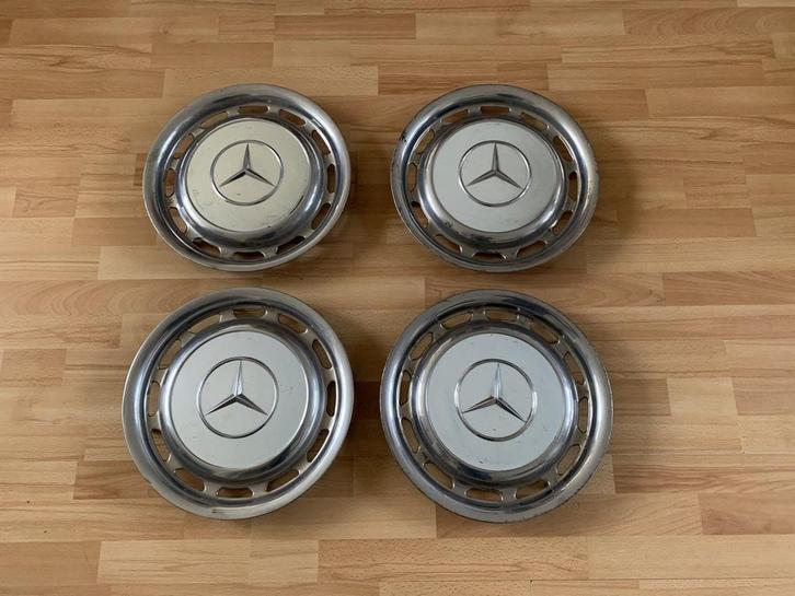 RVS mercedes wieldoppen 1975 tot 1985 wit, Auto diversen, Wieldoppen, Gebruikt, Ophalen of Verzenden
