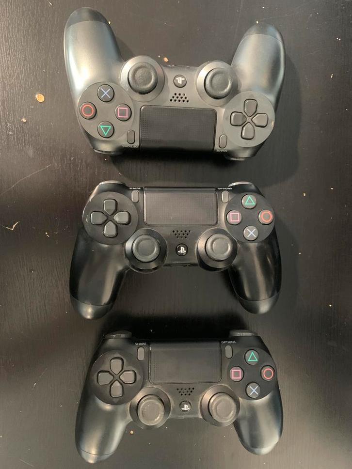 PS4 Controllers – goed onderhouden, werkt perfect, Games en Spelcomputers, Spelcomputers | Sony Consoles | Accessoires, Zo goed als nieuw