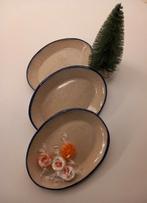 Handgemaakte schaaltjes keramiek Spikkelklei  + blauw, Huis en Inrichting, Ophalen of Verzenden, Nieuw, Keramiek, Schaal of Schalen