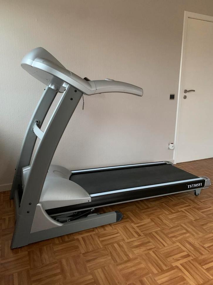 Loopband – krachtige 2.0 kW motor – zeer goede staat, Sports & Fitness, Appareils de fitness, Utilisé, Tapis roulant, Jambes, Aluminium