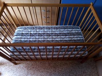 babybedje met matras, in hoogte verstelbaar 