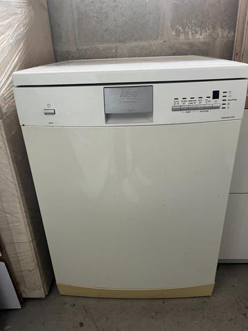 Vaatwasmachine AEG nieuw met toebehoren
