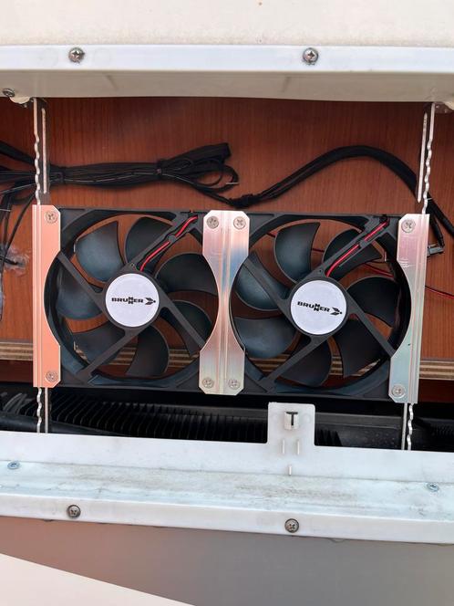 Brunner Vento Ng 120 koelkast ventilator, Caravans en Kamperen, Mobilhome-accessoires, Zo goed als nieuw, Ophalen