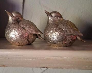 Verzilverd zout en peperstel beschikbaar voor biedingen