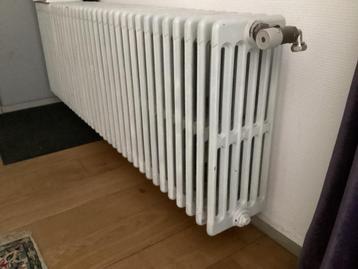 Gietijzeren radiatoren beschikbaar voor biedingen