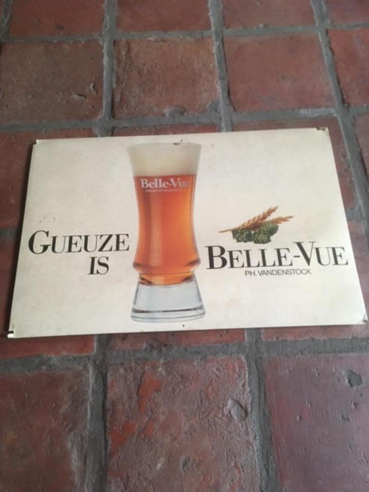 Panneau en carton Gueuze Belle - Vue des années 1970, Collections, Marques de bière, Utilisé, Panneau, Plaque ou Plaquette publicitaire