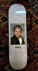 Te koop skateboard Average Rob hand genummerd+gesigneerd, Sports & Fitness, Skateboard, Enlèvement, Comme neuf, Skateboard