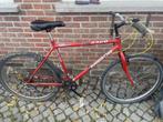 Vélo VTT rouge, Fietsen en Brommers, Fietsen | Mountainbikes en ATB, Geen vering, Ophalen, Gebruikt