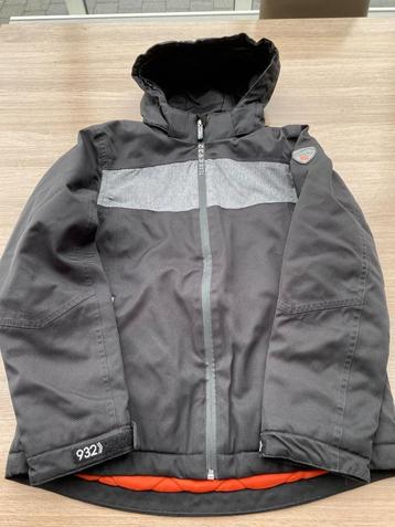 Winterjas Maat 152 beschikbaar voor biedingen