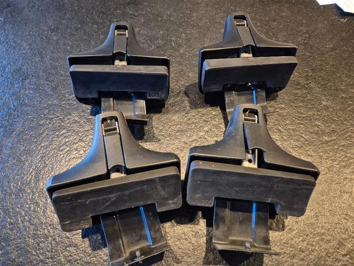 Thule 754 + kit 141617 (Ford C-Max), Autos : Divers, Porte-bagages, Utilisé, Enlèvement ou Envoi