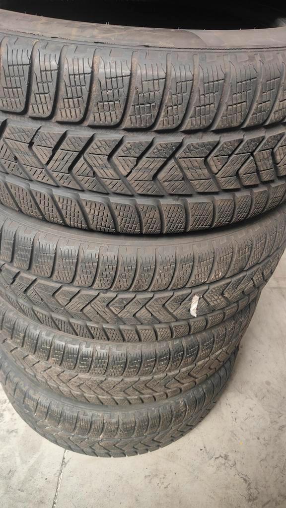 235/55r19 Pirelli winterbanden 50€ per stuk met montage, Auto-onderdelen, Overige Auto-onderdelen, Ophalen of Verzenden