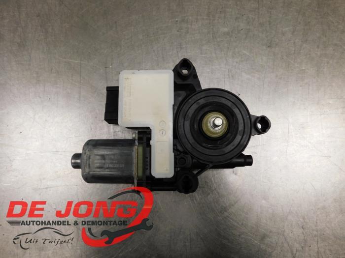 Moteur de vitre portière d'un Volkswagen Polo, Volkswagen, -, 3 mois de garantie, Utilisé