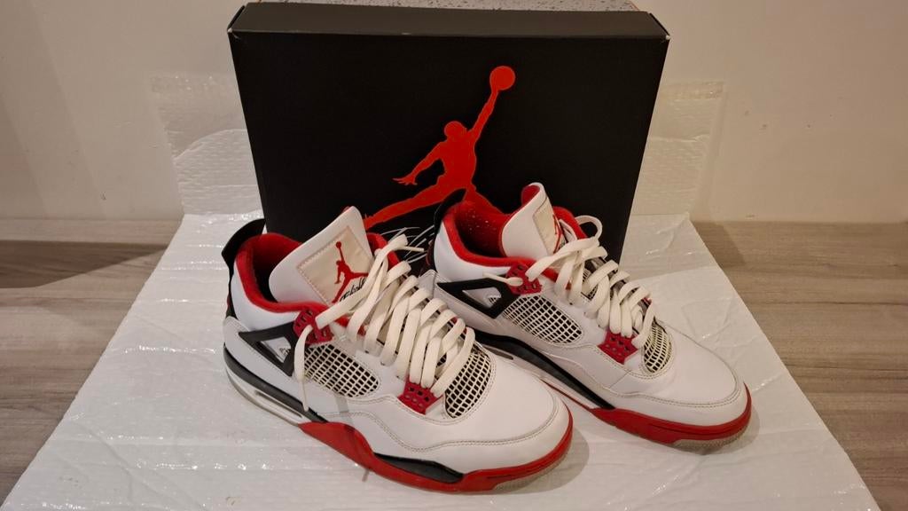 Nike Air Jordan 4 Retro Fire Red (2020)
In goede staat, Ophalen of Verzenden