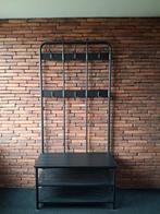 Kapstok met schoenenrek, Enlèvement