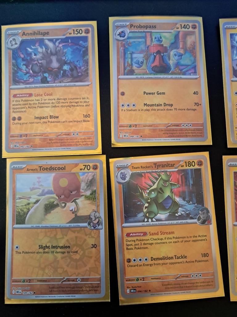 146 kaarten van Destined Rivals !, Ophalen