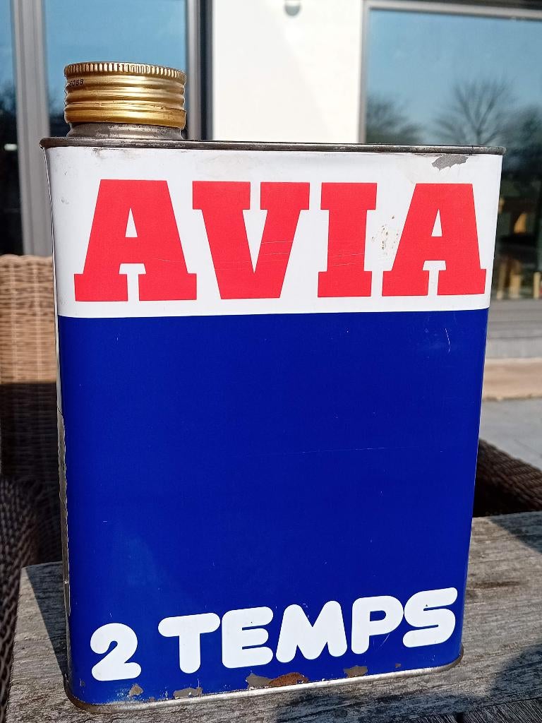 Bidon d'huile 2 temps AVIA rare, Collections, Enlèvement ou Envoi, Comme neuf