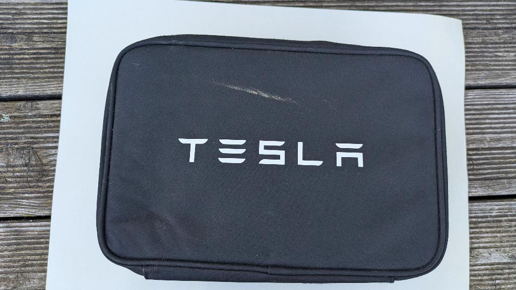 Boule de remorque tesla x, Enlèvement