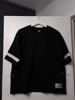 Stüssy Oversized Football Tee – STWD 91, Ophalen, Zo goed als nieuw, Maat 48/50 (M), Zwart