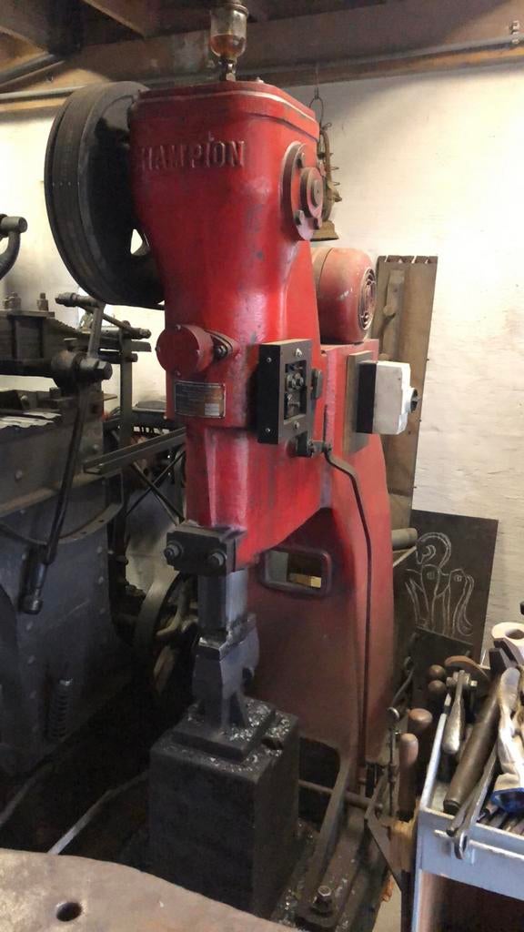 Pneumatische smeedhamer Pilon 20kg Champion, Bricolage & Construction, Outillage | Autres Machines, Utilisé, Enlèvement