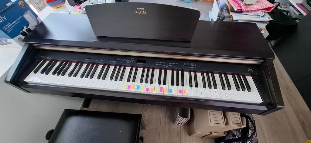 Digitale piano Yamaha Arius, Enlèvement, Piano