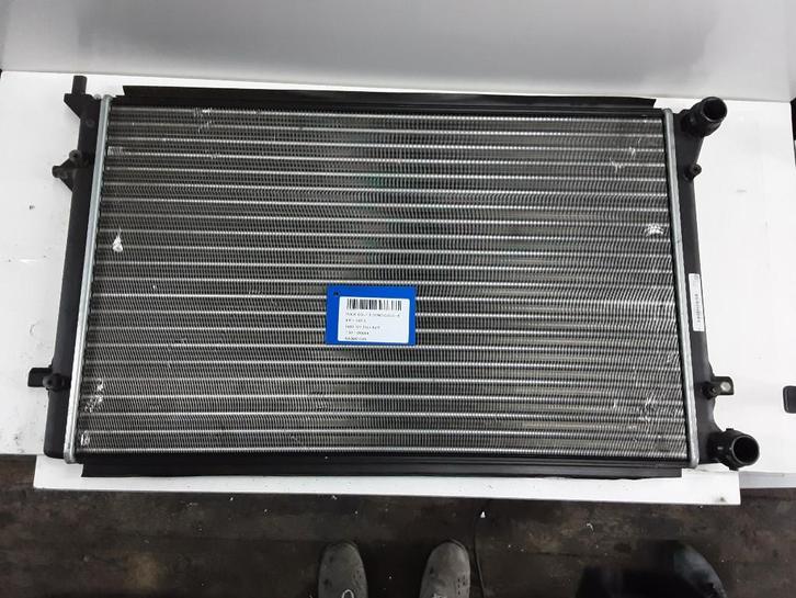 RADIATEUR Volkswagen Golf IV (1J1) (1K0121251P), Auto-onderdelen, Airco en Verwarming, Volkswagen, Gebruikt