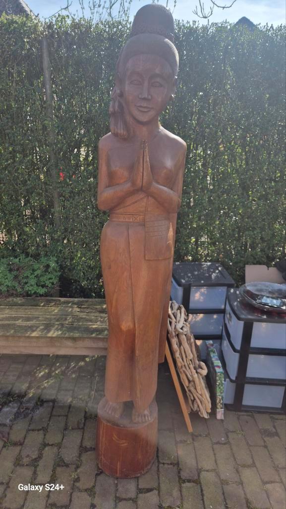 Thaise dame van teakhout 200cm hoog, Antiek en Kunst, Kunst | Beelden en Houtsnijwerken, Beeld, Vrouw, 1 meter - 2 meter, Ophalen