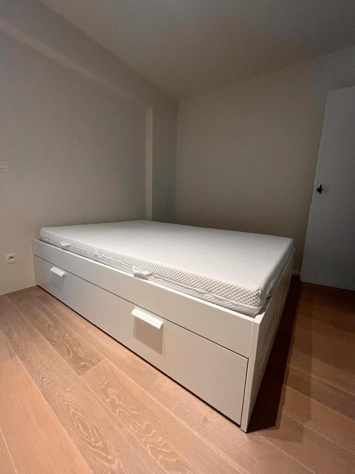 Brimnes bed 140x200, Huis en Inrichting, Slaapkamer | Bedden, Zo goed als nieuw, Twijfelaar, 140 cm, 200 cm, Hout, Wit, Ophalen