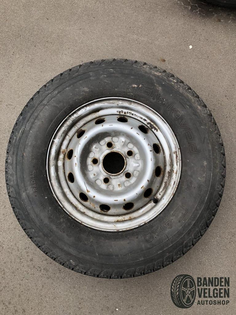 Toyota Hi-Ace Hi- Lux Band 195-14C en Velg 529104A000, Auto-onderdelen, Banden en Velgen, 14 inch, Gebruikt, -, -