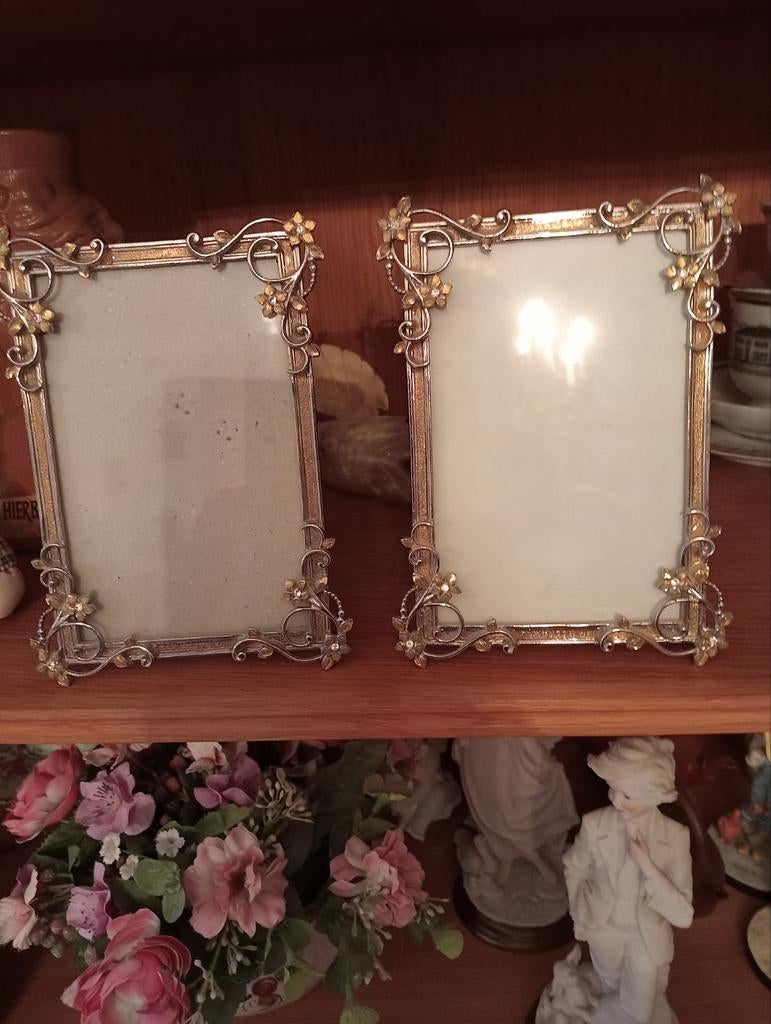Deux cadres photo en matériau métallique, Enlèvement ou Envoi