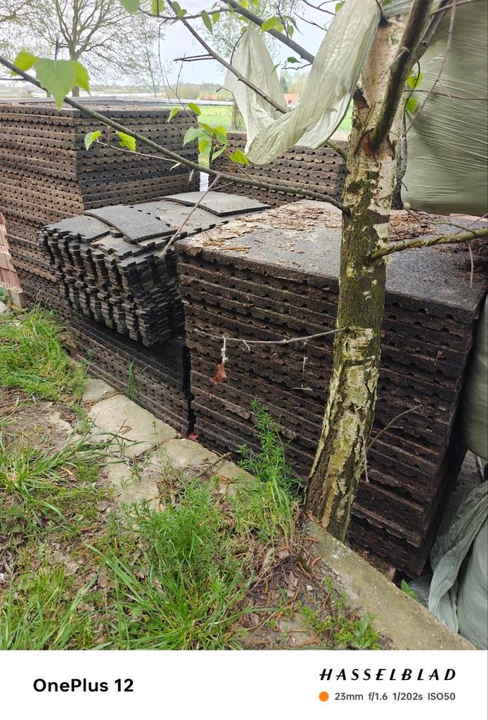 Rubberen matten ,tegels 1m op 1m , 4 cm dik, Diversen, Ophalen of Verzenden