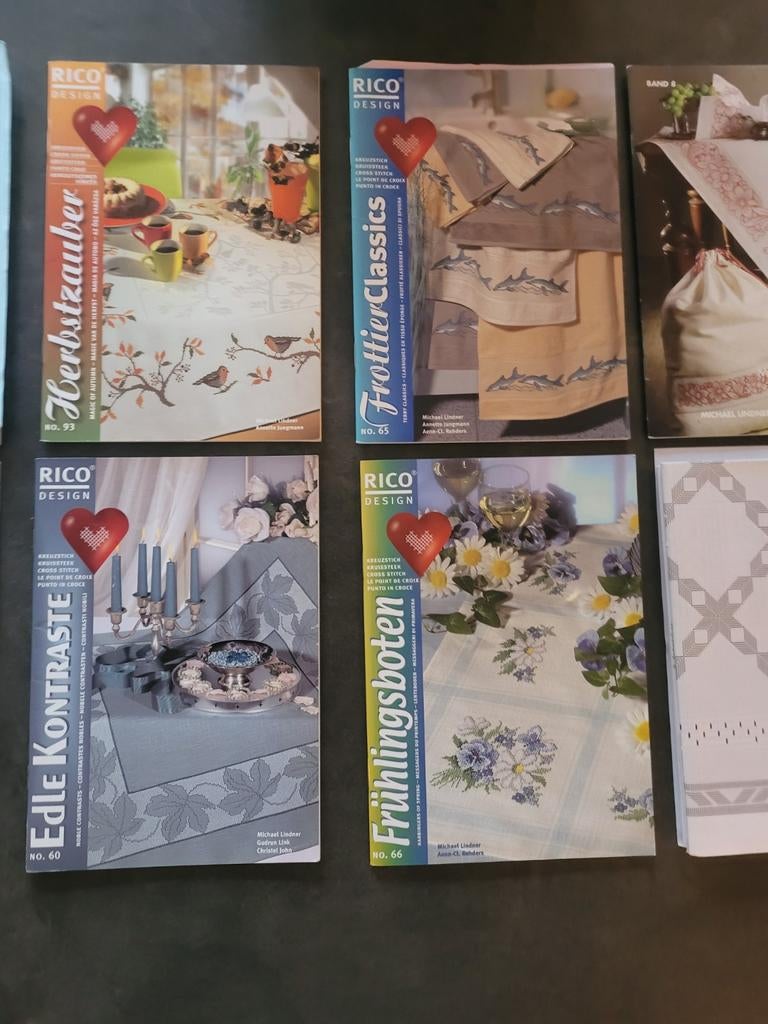 Borduurboeken kruissteek, hardanger en platsteek met patroon, Ophalen, Zo goed als nieuw, Handborduren, Patroon
