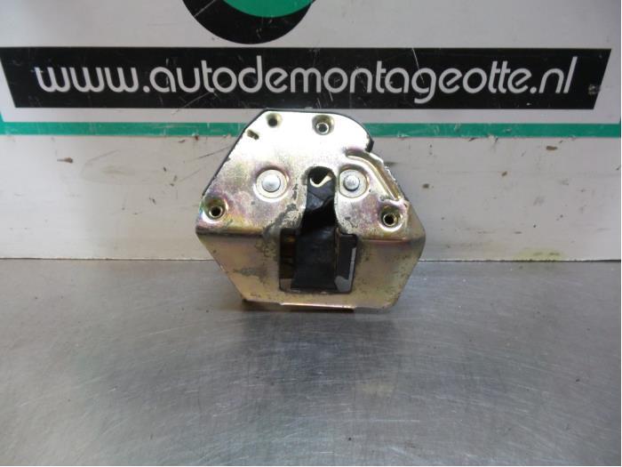 Serrure porte coulissante droite d'un Peugeot 807 (807 02-), Autos : Pièces & Accessoires, Carrosserie & Tôlerie, Peugeot, Utilisé