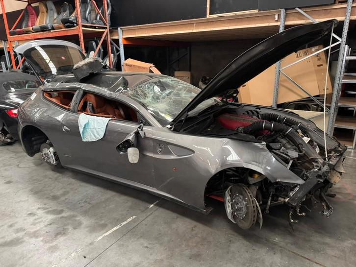 Pièces Ferrari FF 2012 – Accidentée, Autos : Divers, Voitures accidentées, Ferrari, Automatique, Essence, Coupé, Argent ou Gris
