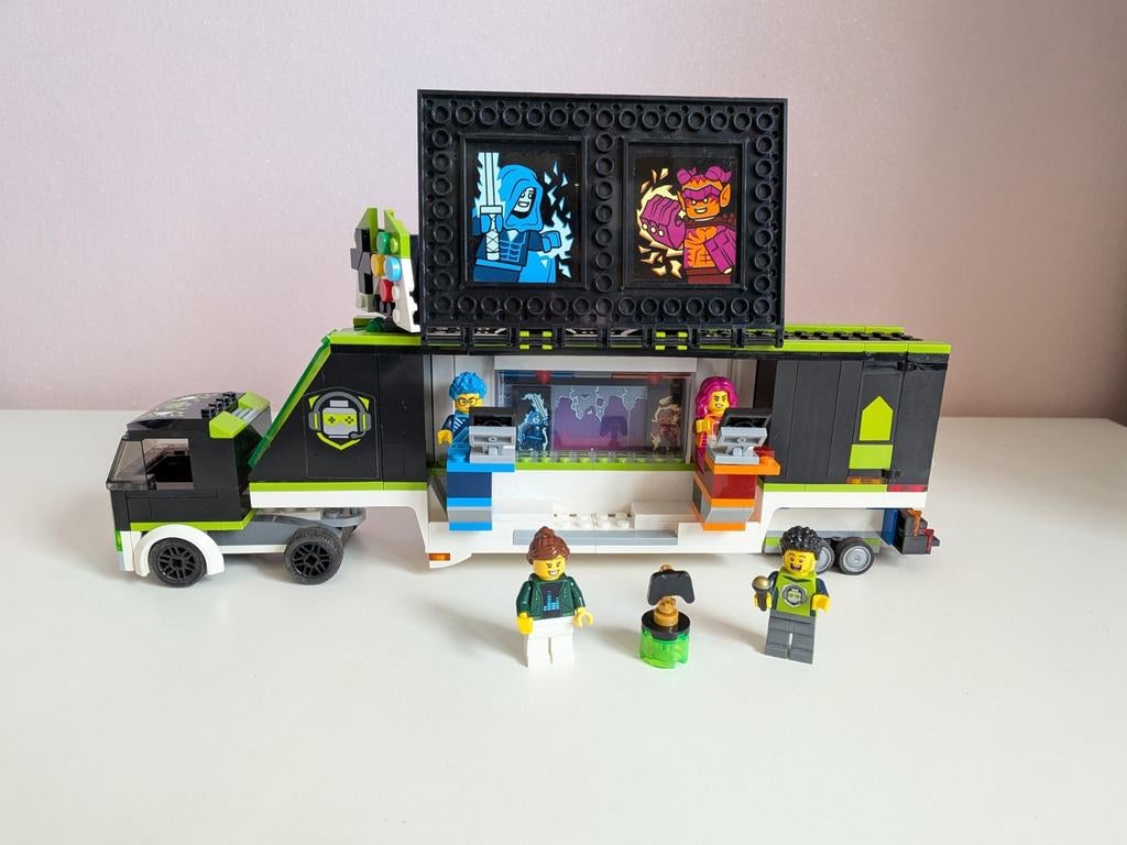 Lego gaming vrachtwagen, Ophalen, Lego