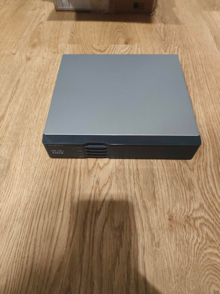 Cisco router 860 series, Enlèvement, Comme neuf, Routeur