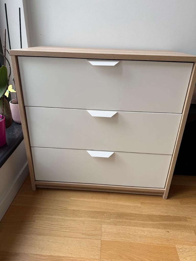 Commode IKEA ASKVOLL – blanc / effet chêne – 3 tiroirs, 3 ou 4 tiroirs, 25 à 50 cm, Moins de 100 cm, Enlèvement
