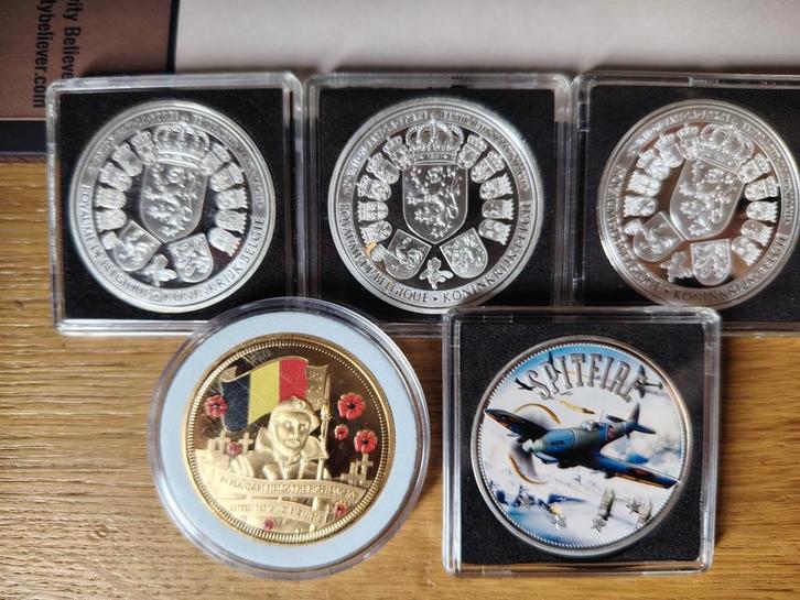 5 herdenkingsmedailles WO1/WO2 UNCIRCULATED, Postzegels en Munten, Edelmetalen en Baren, Verzenden