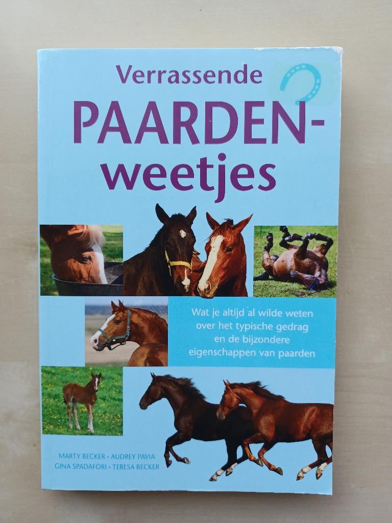 Verrassende Paardenweetjes, Boeken, Dieren en Huisdieren, Zo goed als nieuw, Paarden of Pony's, Ophalen of Verzenden