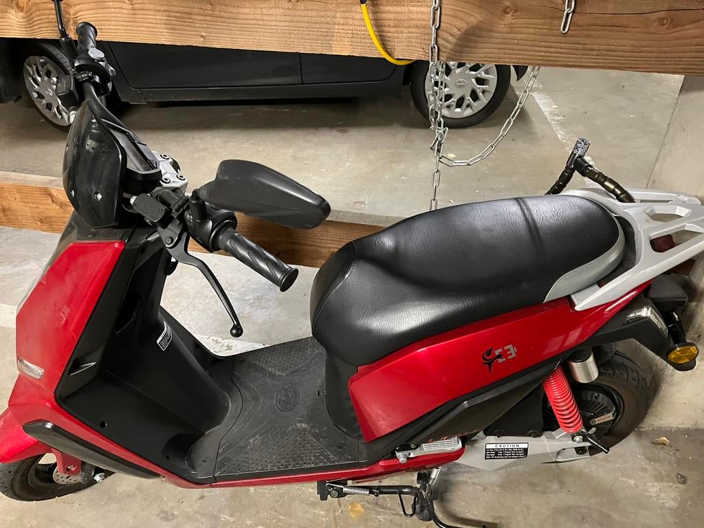 Zeer mooie scoter, Ophalen, Zo goed als nieuw