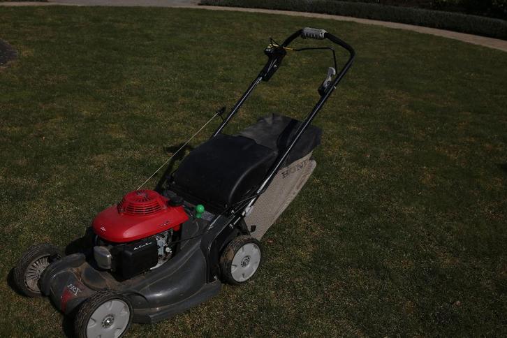 Machine à gazon honda 537, Jardin & Terrasse, Tondeuses à gazon, Utilisé, Tondeuses à gazon à essence, 50 cm ou plus, Tondeuse rotative