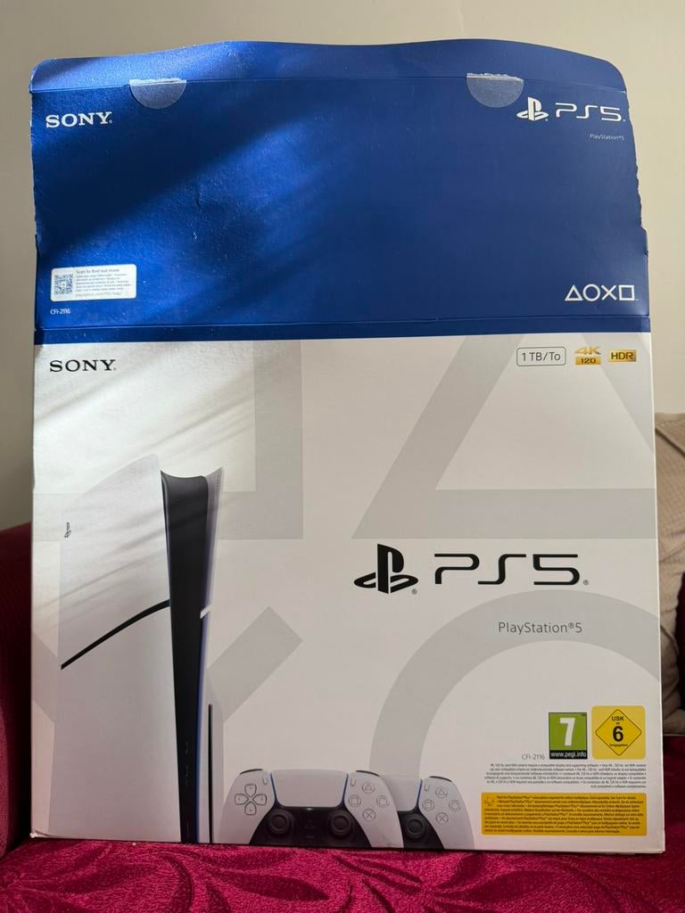 PS5 slim 1to met 2 consoles en 1 game- en 1 lampaccessoires, Ophalen, Zo goed als nieuw, Playstation 5