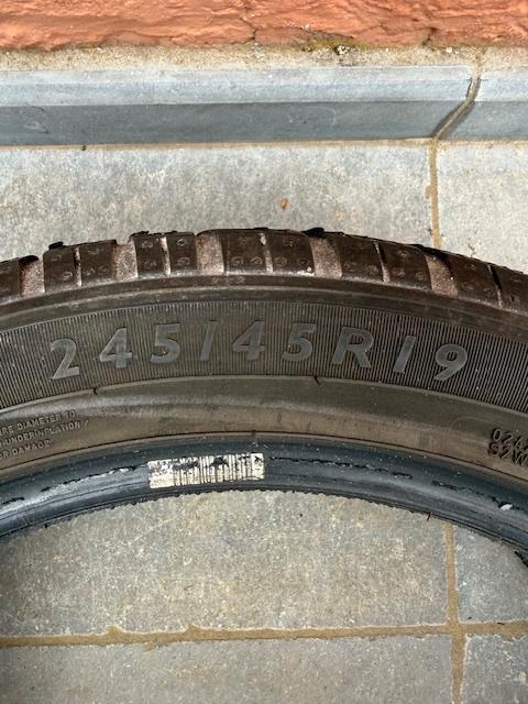 Pneus Hiver DUNLOP 245/45/19, Autos : Pièces & Accessoires, Pneus & Jantes, Pneu(s), Pneus hiver, 19 pouces, 245 mm, Véhicule de tourisme