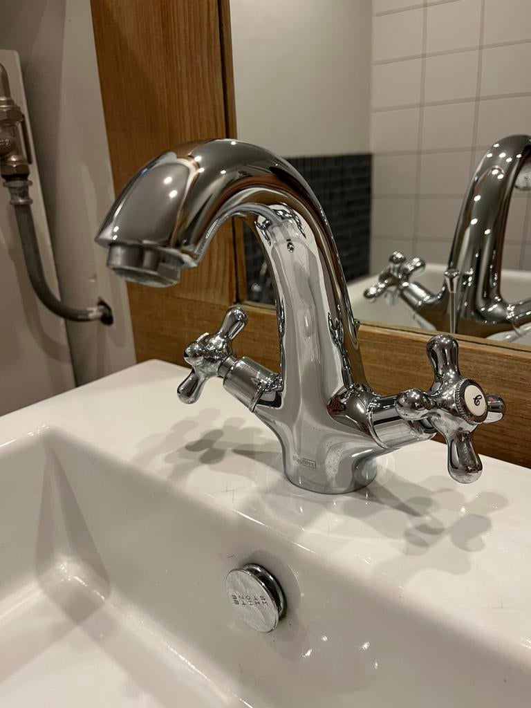 2 robinets de lavabo éventuellement robinet de baignoire, Enlèvement, Comme neuf, Lavabo