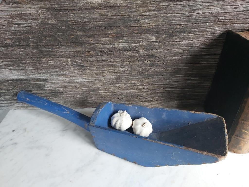 Xlarge hoog blauwe houten grutters schep / schop, Antiek en Kunst, Curiosa en Brocante, Ophalen of Verzenden