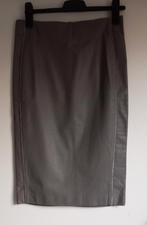 Ital. Designer Chicca Lualdi: Vintage taupe leren rok, Kleding | Dames, Rokken, Chicca Lualdi IT.design, Overige kleuren, Zo goed als nieuw