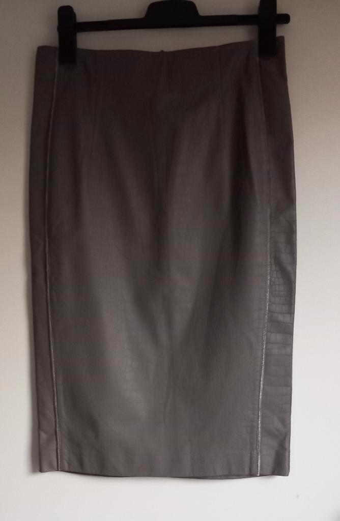 Ital. Designer Chicca Lualdi: Vintage taupe leren rok, Kleding | Dames, Rokken, Zo goed als nieuw, Maat 38/40 (M), Overige kleuren